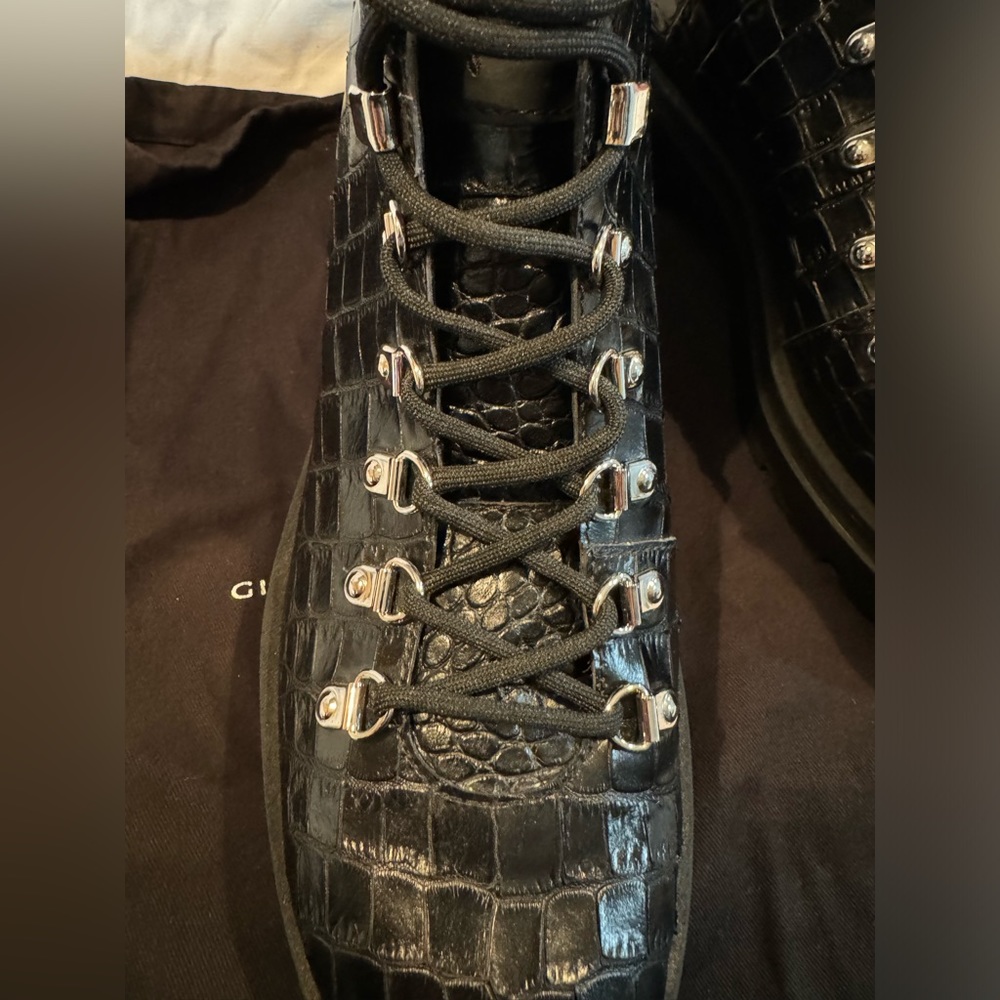 Giuseppe Zanotti Men’s leather boots - Picture 7 of 11